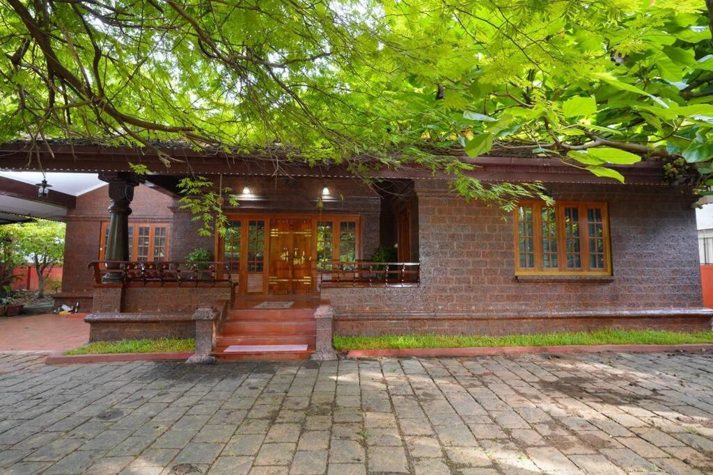 Illam Heritage I Near Guruvayoor Temple Villa