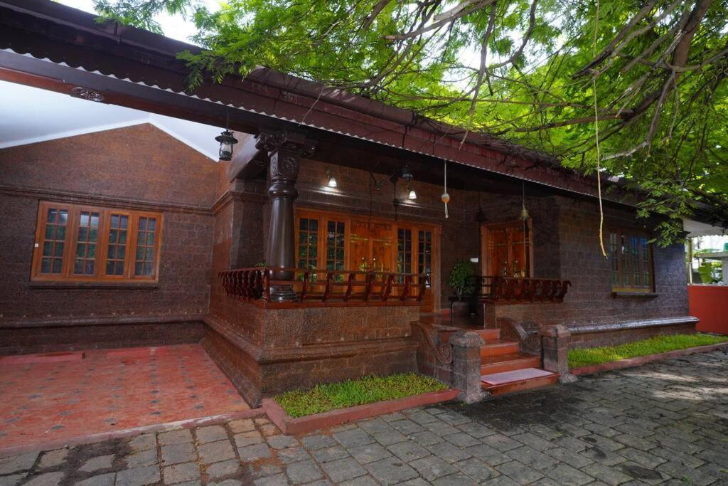 Illam Heritage I Near Guruvayoor Temple Villa *