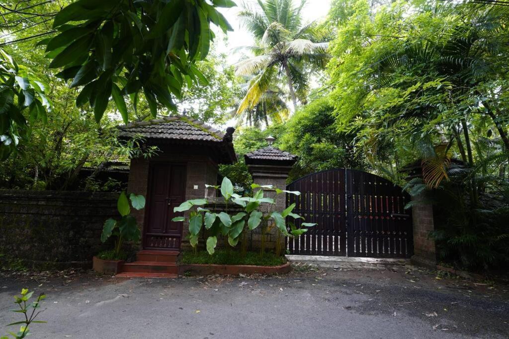 Villa Illam Heritage I Near Guruvayoor Temple